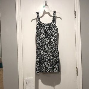 Petite xs green dress with white daisies